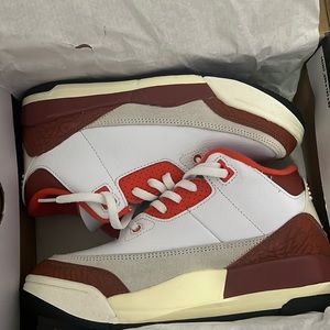 JORDAN 3 RETRO SE 2Y